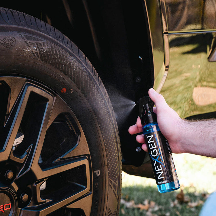 AutoGeneral - Tire Shine - Water-Based Cleaner - High-Gloss Tire Dressing -  Protects Against Cracking, Fading and UV Effects - Industrial Strength - 5